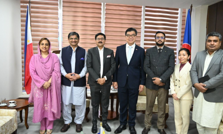 Philippines, Pakistan explore cooperation in health and education