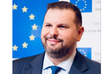 Romanian ambassador invites students to explore Romania through National Library collection