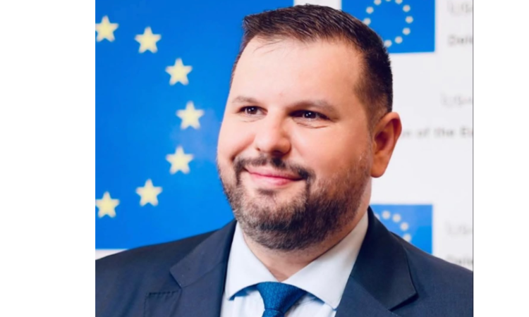 Romanian ambassador invites students to explore Romania through National Library collection