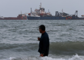Iran rejects US claims of normal Hormuz traffic as tensions deepen