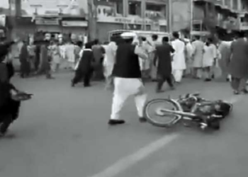 Seven killed, 18 injured in suicide attack outside Swat police station