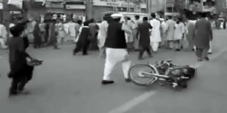 Seven killed, 18 injured in suicide attack outside Swat police station