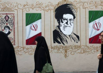 Strait of Hormuz traffic nears standstill as Iran-US standoff deepens