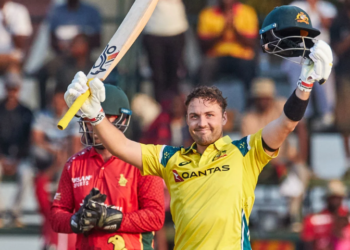 Inglis, Ellis guide Australia to thrilling one-wicket win over Zimbabwe