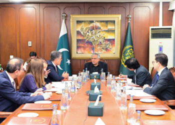 Ishaq Dar reviews Pakistan’s foreign policy outlook