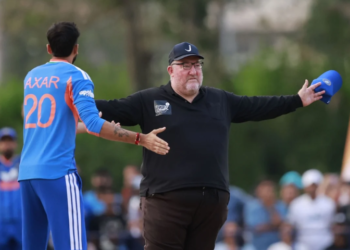 India edge Japan by two runs after controversial final-over decision