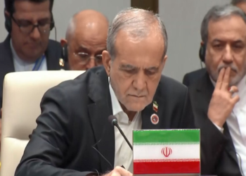 Iran vows retaliation if US resumes attacks as Hormuz tensions push up oil prices