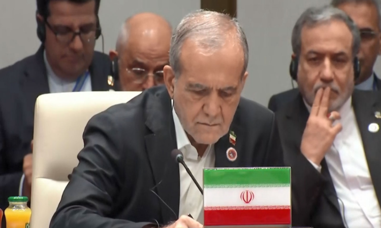 Iran vows retaliation if US resumes attacks as Hormuz tensions push up oil prices