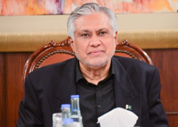 Dar orders procurement of remaining 185,000 tonnes of Sindh’s wheat requirement