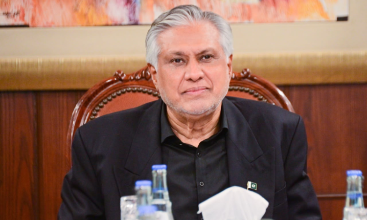 Dar orders procurement of remaining 185,000 tonnes of Sindh’s wheat requirement