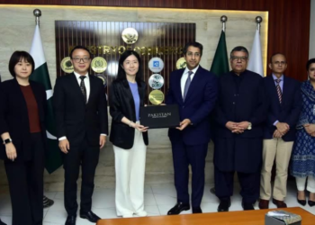 Pakistan, China discuss expanding development cooperation