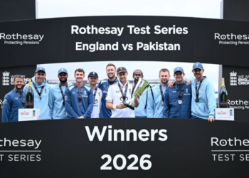 England complete 3-0 series sweep with eight-wicket win over Pakistan