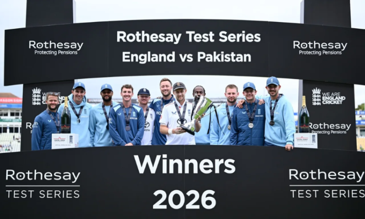 England complete 3-0 series sweep with eight-wicket win over Pakistan