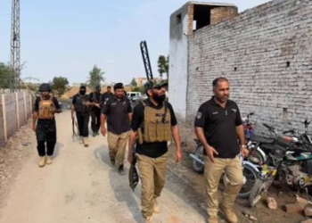 Cop martyred, two injured in Peshawar CTD encounter