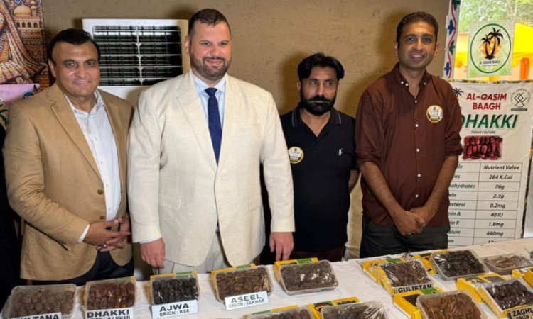 Romanian envoy highlights Pakistan’s agri exports, trade potential at Lahore dates festival