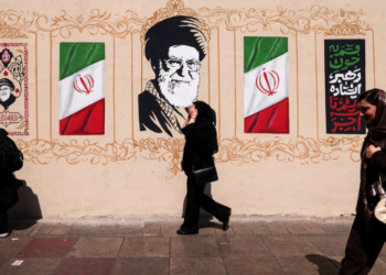 Gulf states postpone Iran meeting as Yemen war threatens oil supplies