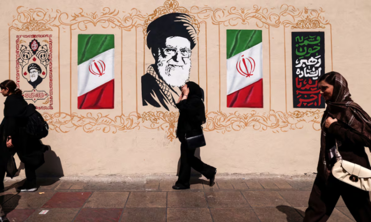 Gulf states postpone Iran meeting as Yemen war threatens oil supplies