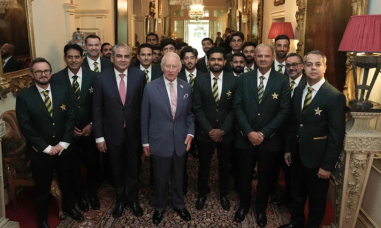King Charles meets Pakistan cricket team, praises peace efforts