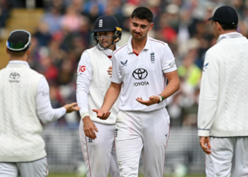 England register fifth-highest first-innings lead over Pakistan