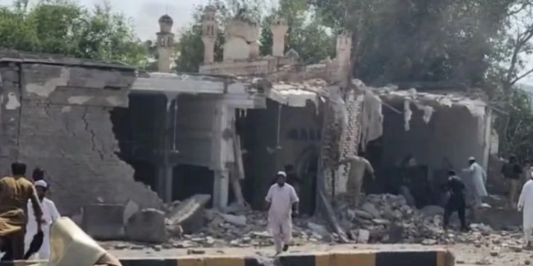 Kohat blast leaves 21 martyred, 57 injured as clearance operation continues