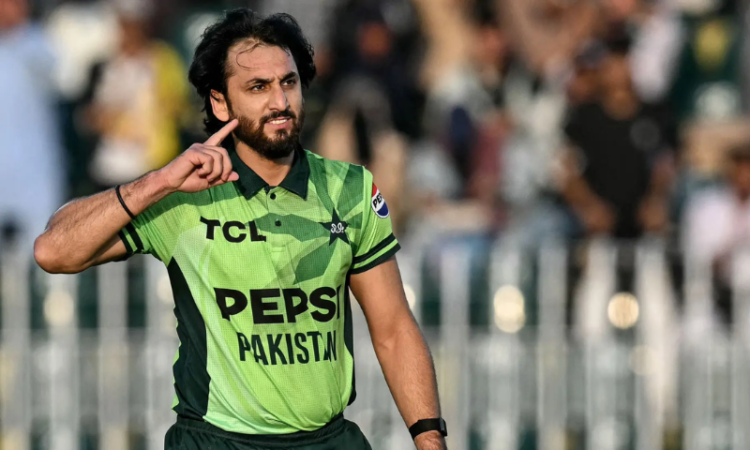 Salman’s third ODI century lifts Pakistan to 305 against Sri Lanka