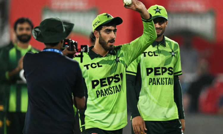 Arafat Minhas takes six as Pakistan thrash England by 87 runs