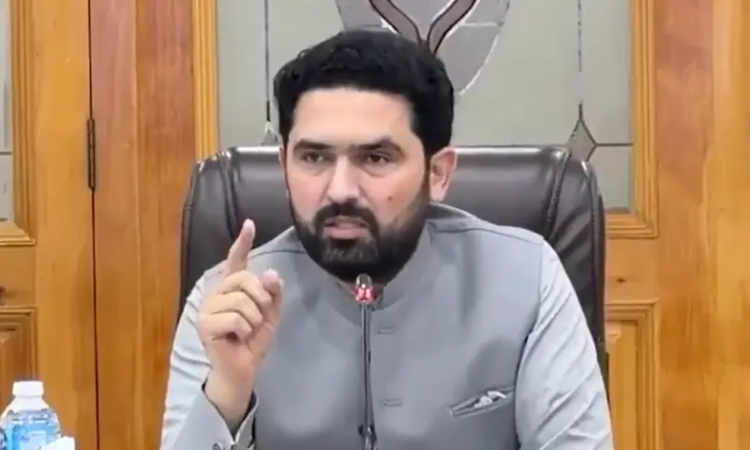 KP CM accuses governor of unconstitutional conduct as Asif hits back over terrorism
