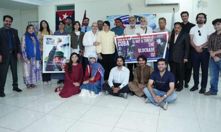Pakistani students, academics hold solidarity event honouring Che Guevara, opposing US blockade of Cuba
