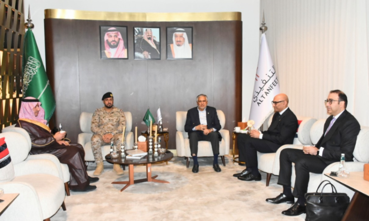 Ishaq Dar arrives in Riyadh for Makkah defence pact meeting