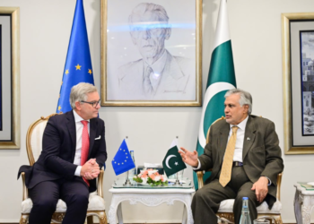 Dar, EU commissioner discuss legal migration opportunities for Pakistani workers