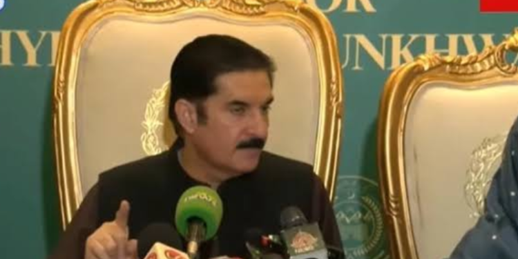 KP governor pledges police support, pay raise under new setup