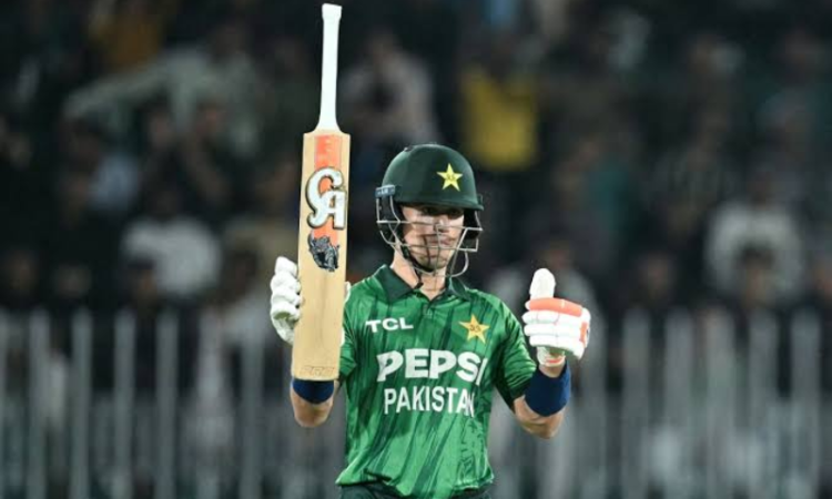 Farhan, Maaz power Pakistan to 215/3 against Sri Lanka in second T20I