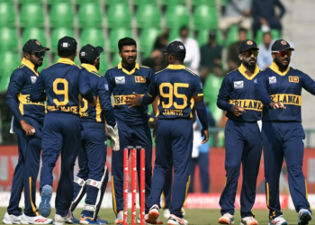 Sri Lanka thrash Pakistan by eight wickets to reach tri-series final