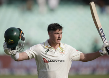 Renshaw’s career-best 190 puts Australia in control against South Africa
