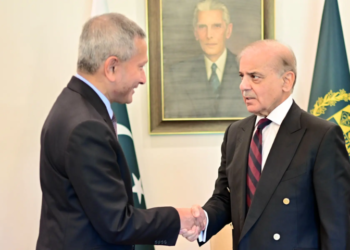 Pakistan, Singapore pledge to strengthen ties, expand economic cooperation