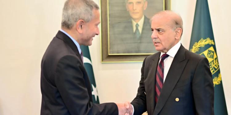 Pakistan, Singapore pledge to strengthen ties, expand economic cooperation