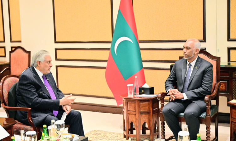 Ishaq Dar meets Maldives president, discusses expanding bilateral cooperation