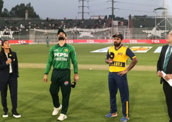 Pakistan hand T20I debuts to Razaullah, Imran as Sri Lanka elect to bat