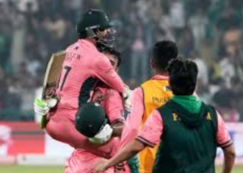 Cricket stars hail Pakistan’s dramatic win over England