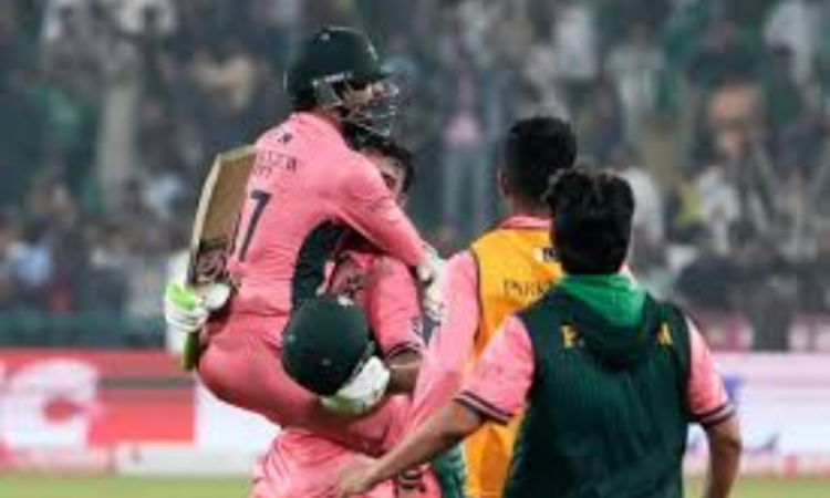 Cricket stars hail Pakistan’s dramatic win over England