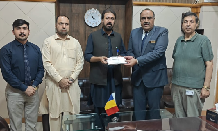 Romanian Consulate extends financial assistance to families of Peshawar school tragedy victims