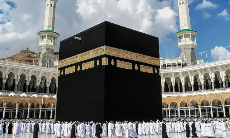 Saudi Arabia denies suicide bomber report at Grand Mosque in Makkah