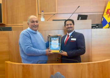 Yasin Joyia honoured with humanitarian aid award by Belgian parliamentarian
